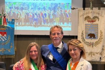 Il Presidente della Provincia di Biella, Emanuele Ramella Pralungo, con le sindache Monica Mosca (Occhieppo Inferiore) e Cristina Vazzoler, entrambe già consigliere provinciale nel precedente mandato.